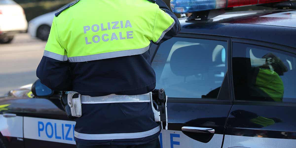 Concorso pubblico per esami per la copertura di un posto di agente di polizia locale - area degli istruttori - a tempo pieno e indeterminato presso il corpo di polizia municipale 